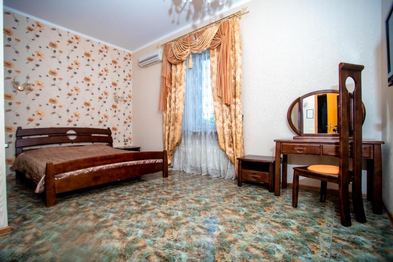 Отель Корона Dnipro Esterno foto